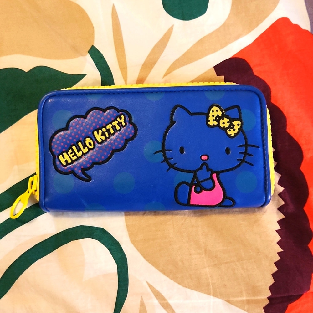SOLD* Sanrio Hello Kitty Y2K Wallet clutch